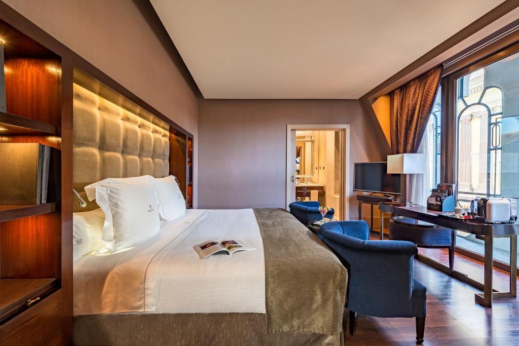 Hotel Casa Fuster lobby