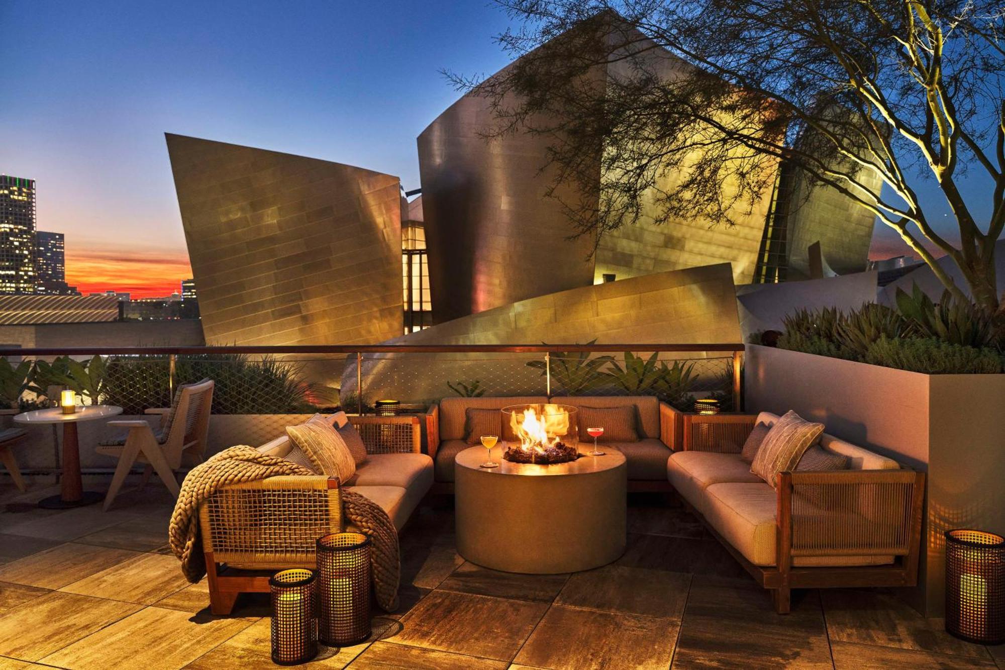 Conrad Los Angeles Pool