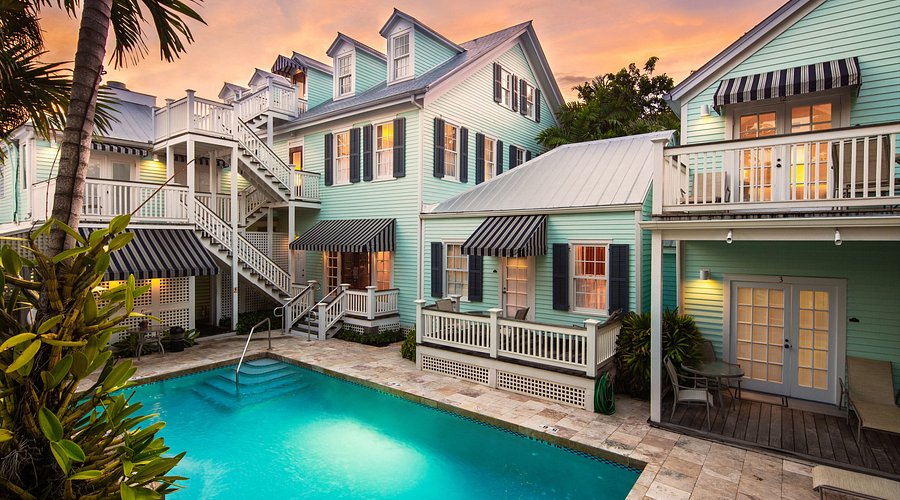 Marquesa Hotel Courtyard