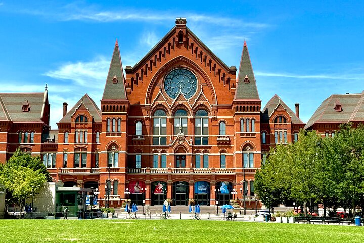 Guide explaining Cincinnati cuisine