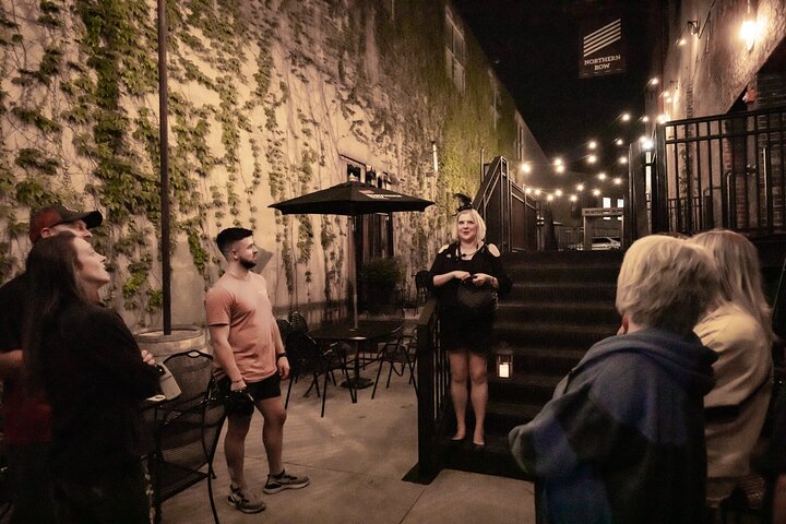 Guide telling scary stories