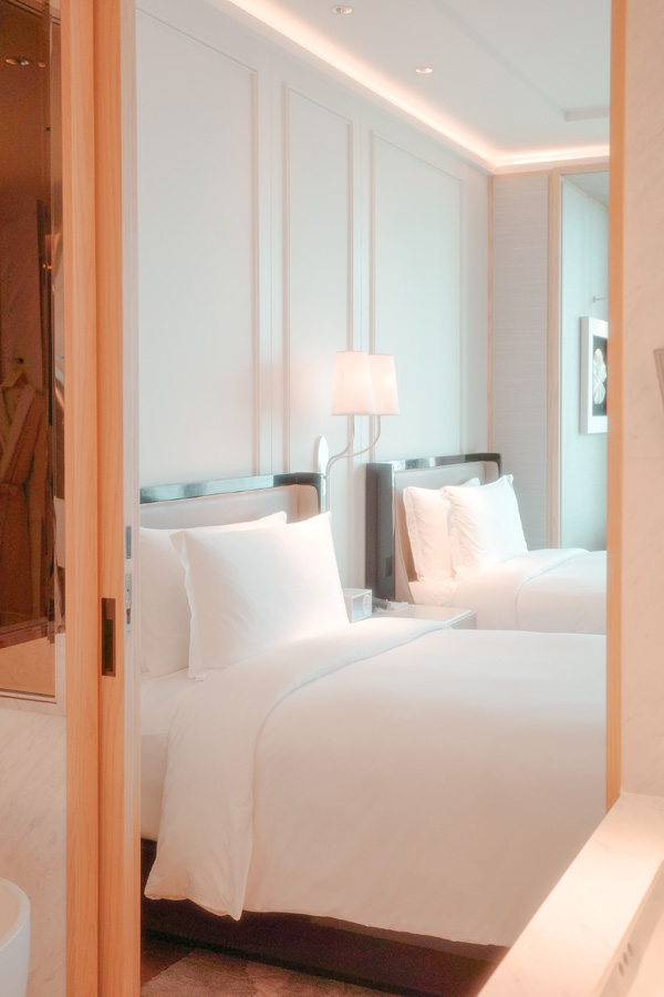 ritz-carlton bangkok Club Lounge Room