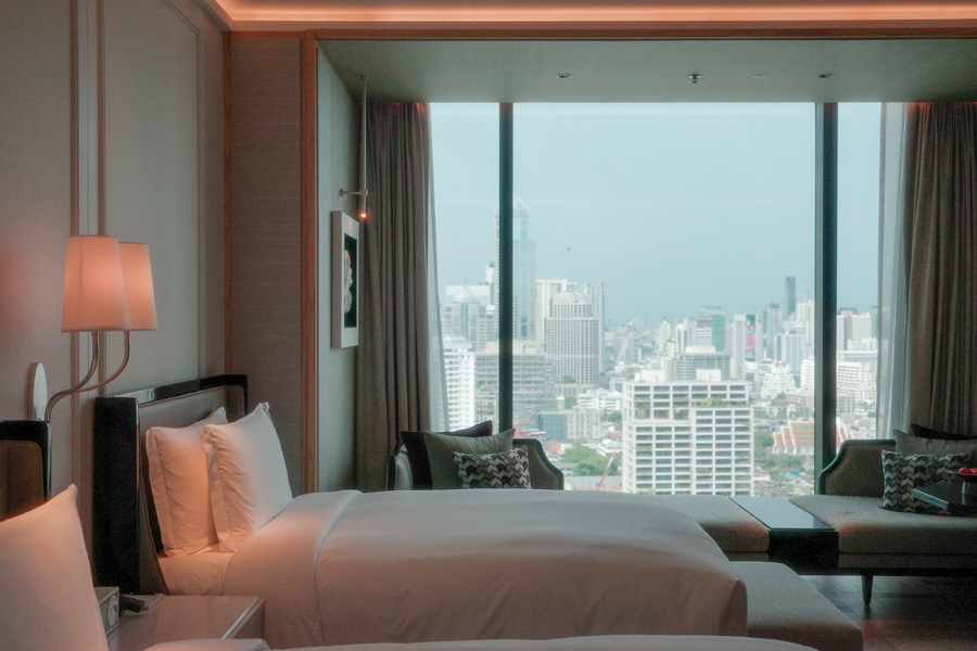 ritz-carlton bangkok Club Lounge Room