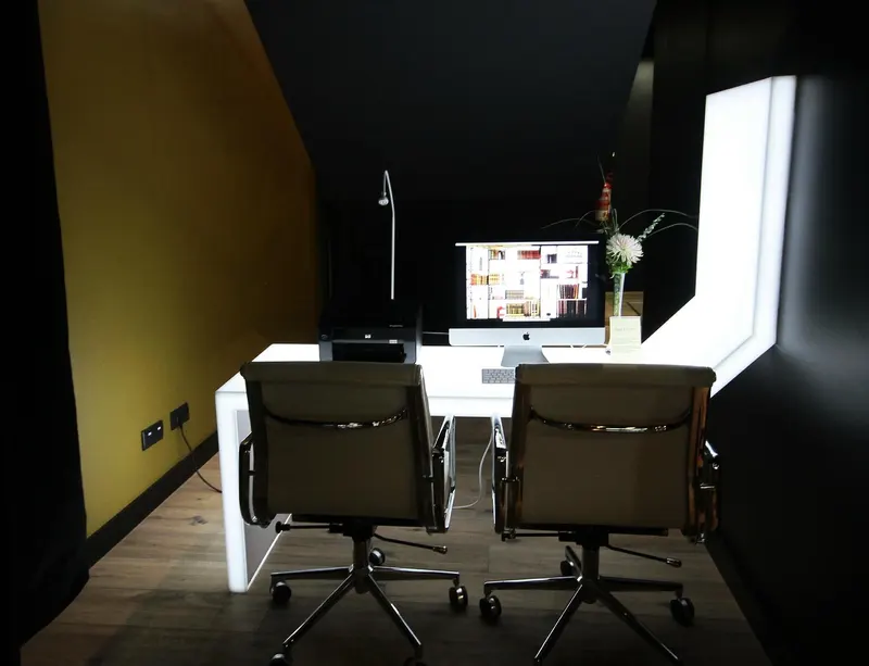 9Hotel Mercy modern room