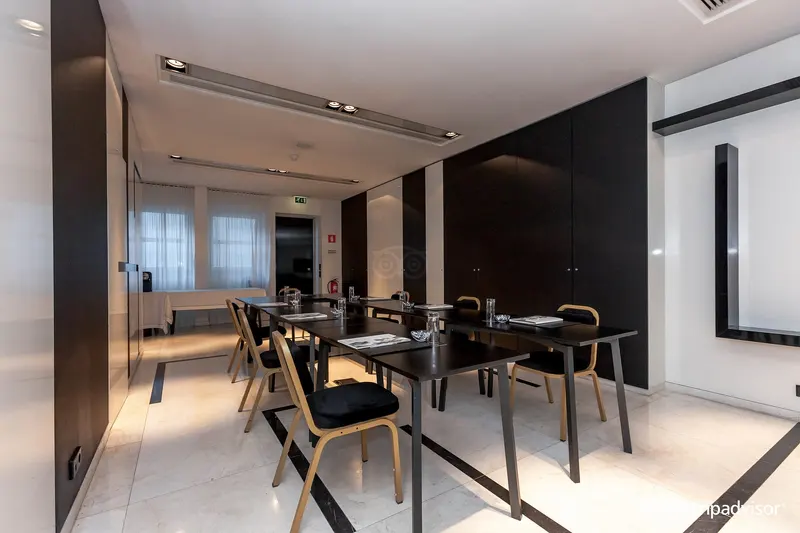 Altis Avenida Hotel elegant room