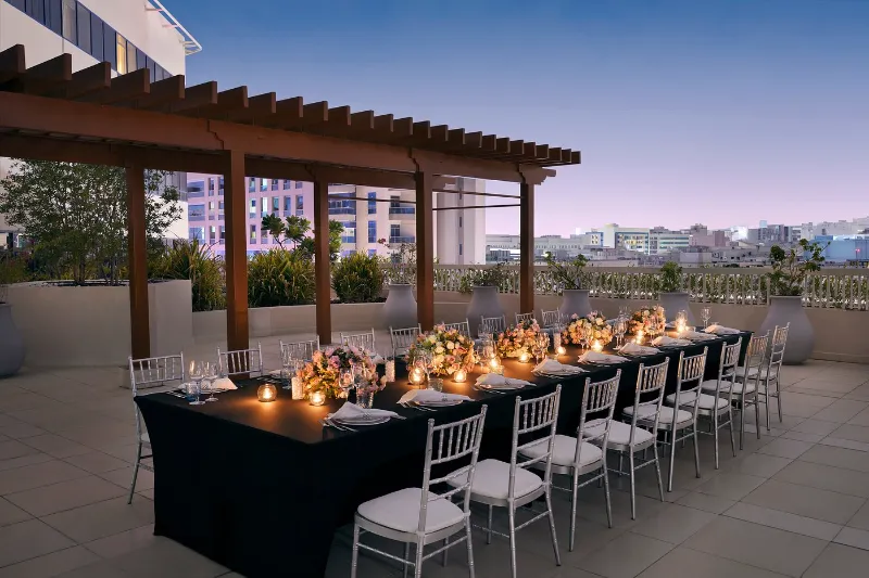 Crowne Plaza Dubai Pool