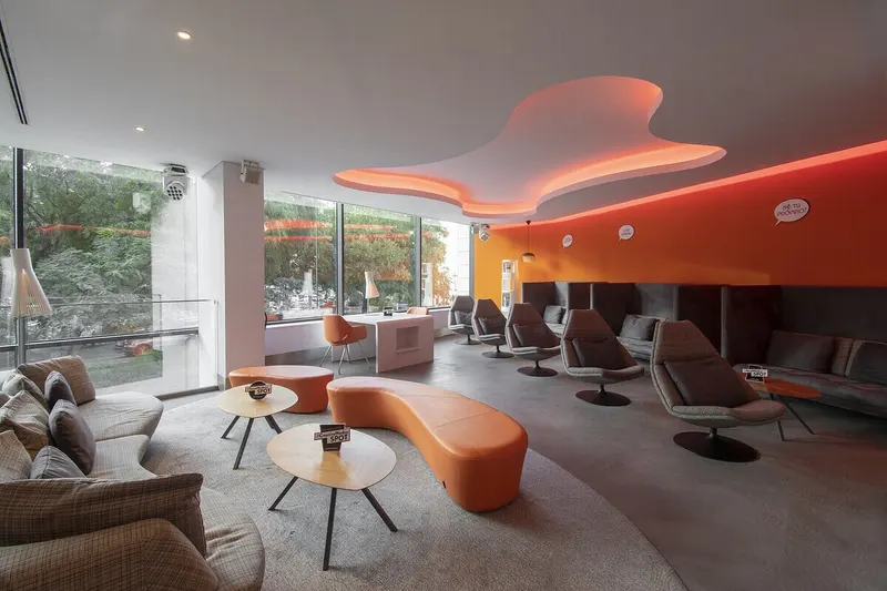 SANA Evolution Lisboa modern room