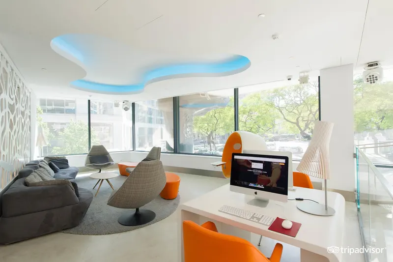 SANA Evolution Lisboa lounge and bar