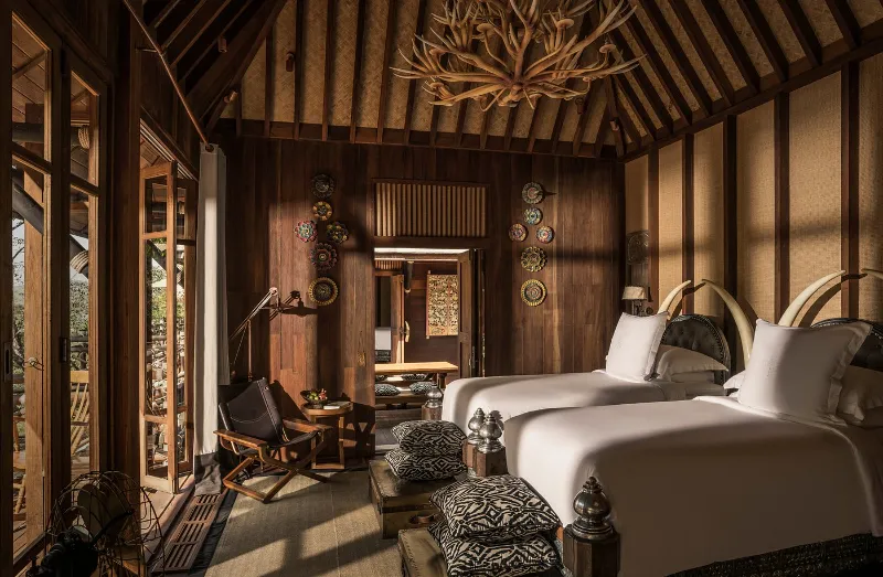 Four Seasons Elephant