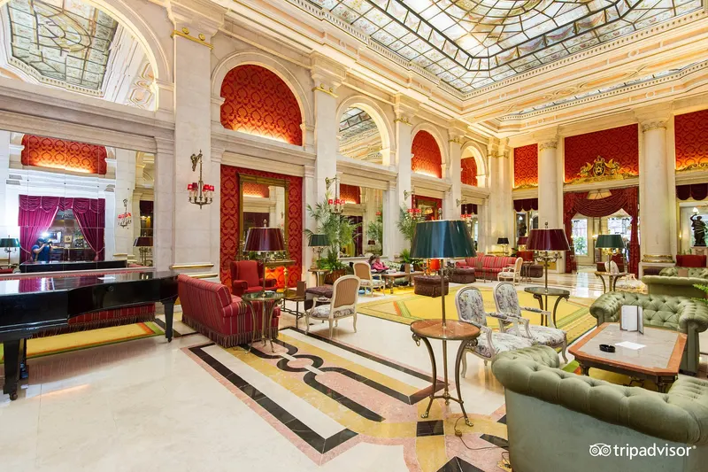 Hotel Avenida Palace elegant room