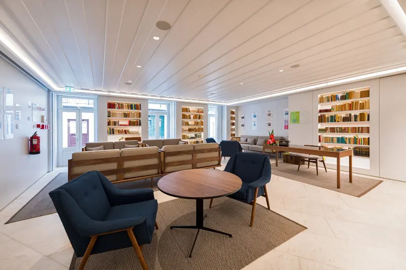 Lisboa Pessoa Hotel literary-themed lobby