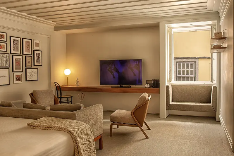 Lisboa Pessoa Hotel reading nook