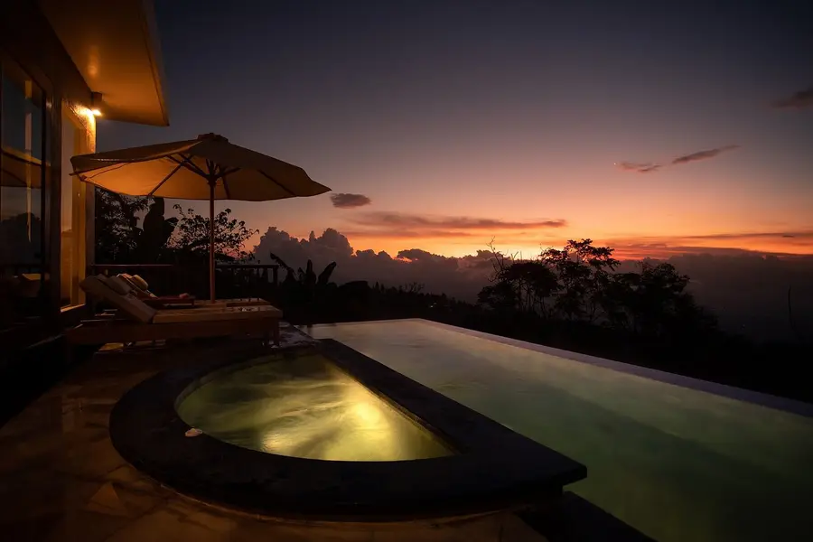 Munduk Moding Plantation infinity pool