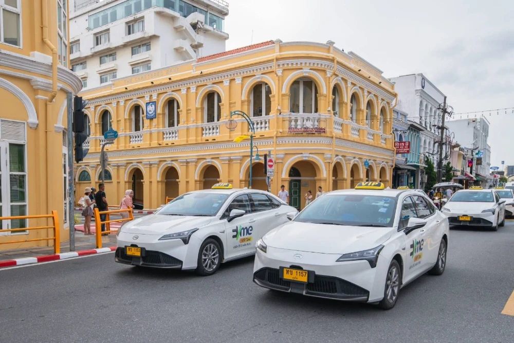 Phuket Airport to Karon transfer