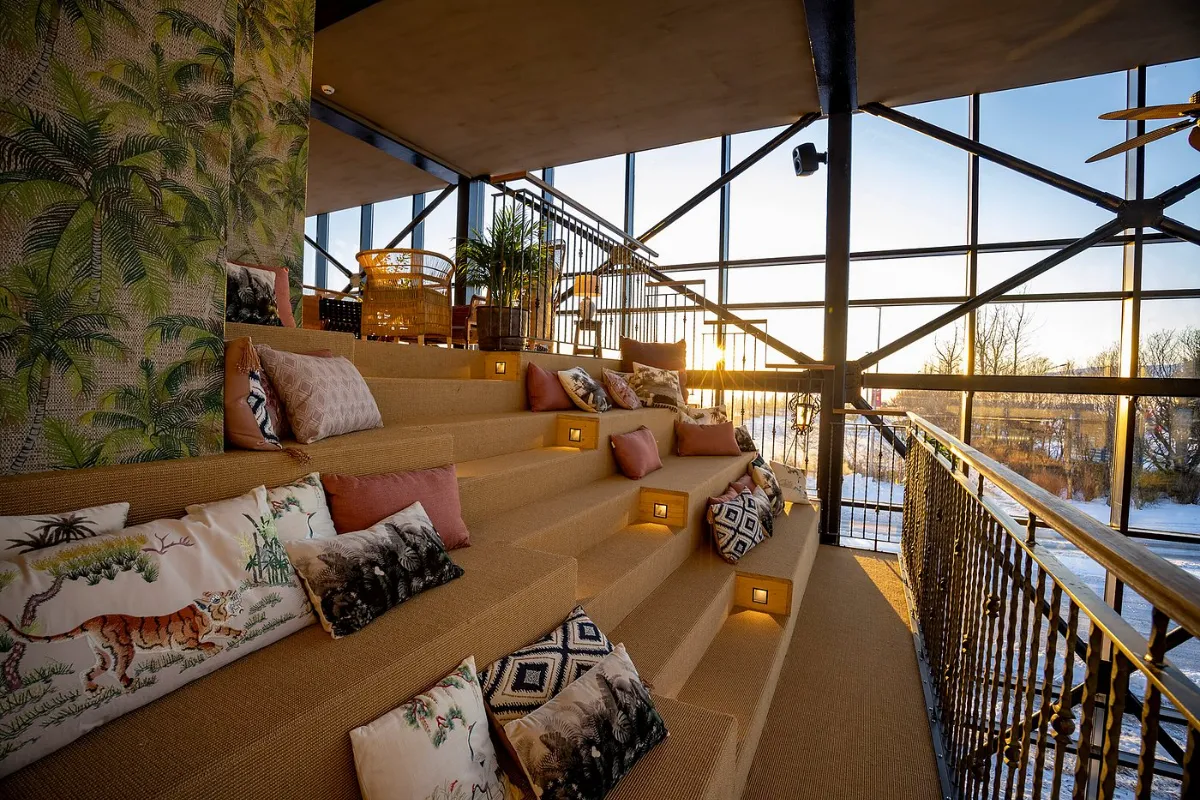 The Greenhouse Hotel Modern Exterior