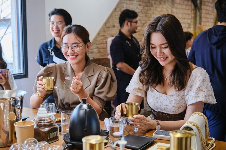 Ho Chi Minh Travel Guide - Vietnamese Coffee Culture Exploration