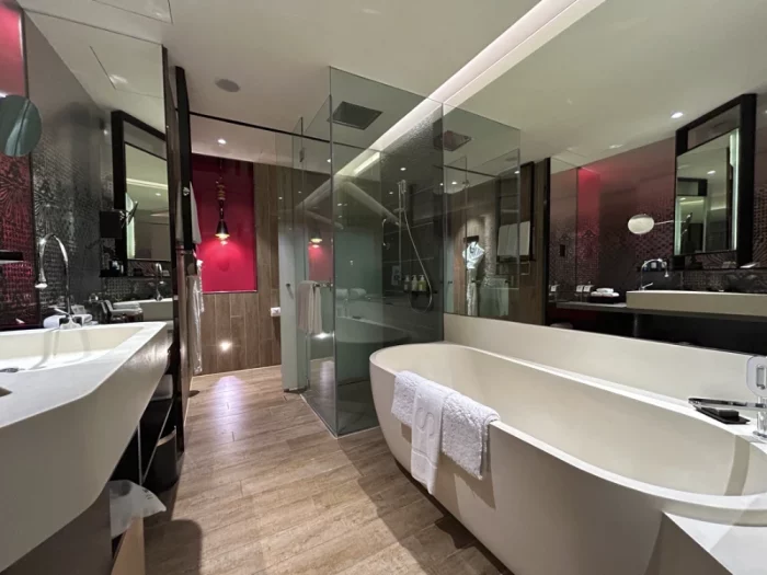 W Kuala Lumpur bathroom hotel review
