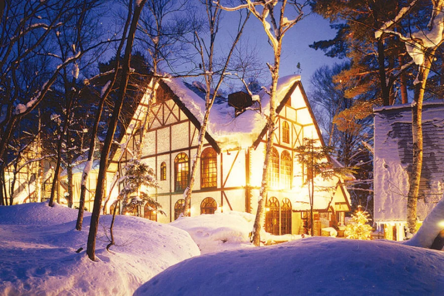 Hakuba Mominoki Hotel exterior Hakuba Valley Nagano Japan winter