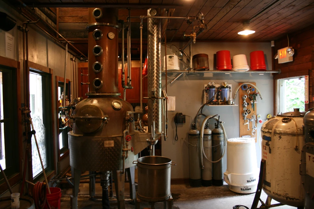 McMenamins Edgefield onsite brewery and pub bar
