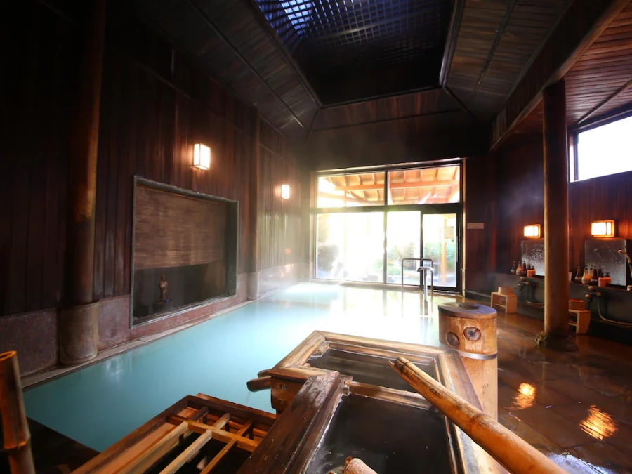Ryokan Sakaya tatami room kaiseki dinner traditional Japan ski hotel