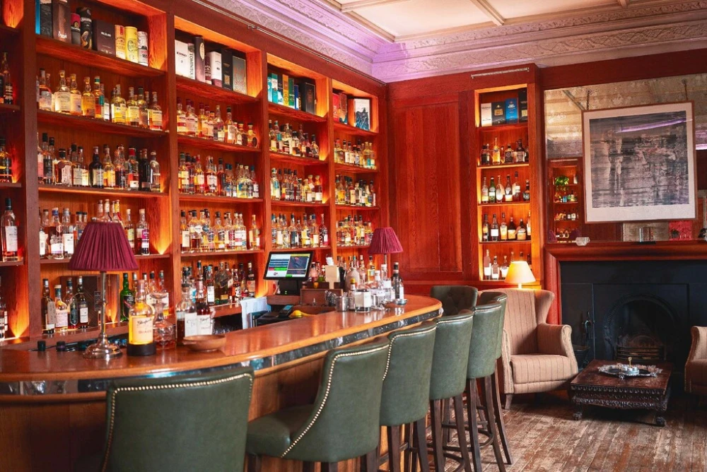The Craigellachie Hotel Quaich Bar 700 single malts