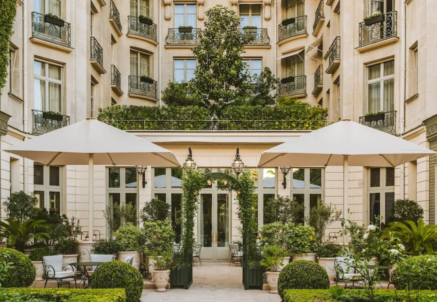 The Ritz Paris L'Espadon kitchen brigade