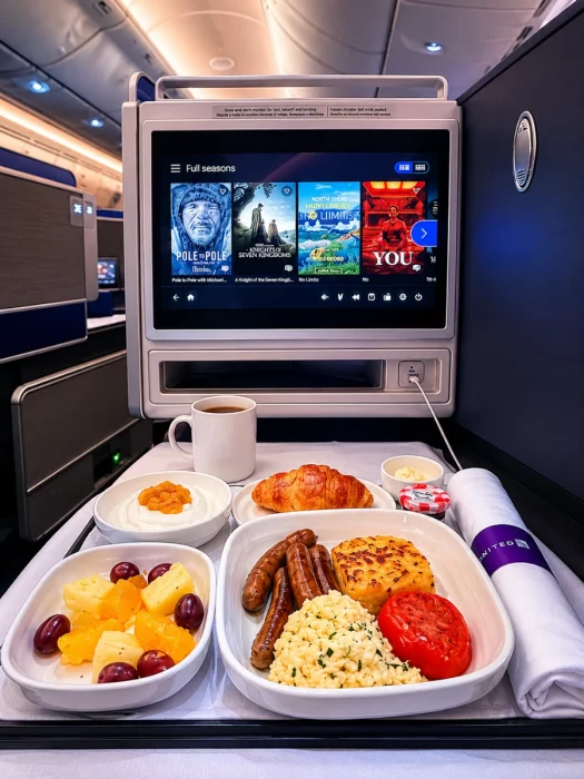 United Polaris Business Class Review: Frankfurt to Chicago (UA945) Breakfast