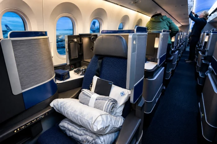 United Polaris Business Class Review: Frankfurt to Chicago (UA945) Cabin