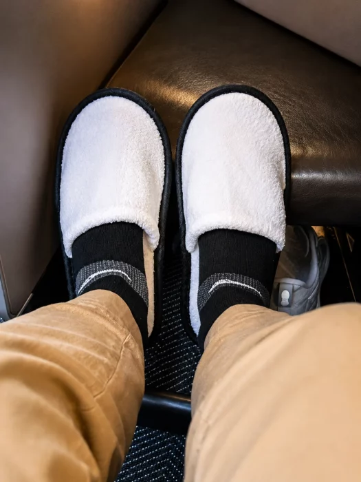 United Polaris Business Class Review: Frankfurt to Chicago (UA945) slippers amenity