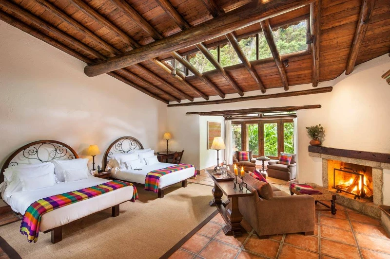 Inkaterra Machu Picchu artisan weaving Quechua community natural dye