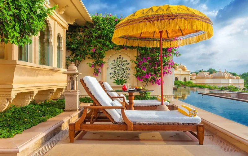 Oberoi Udaivilas inlaid marble floors miniature painting workshop India