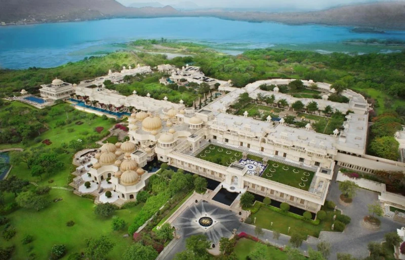 Oberoi Udaivilas Lake Pichola Udaipur artisan hotel Rajasthan
