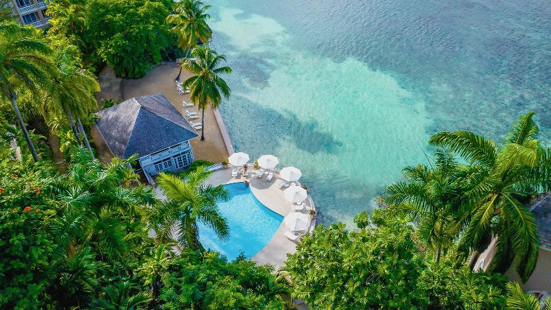 Couples Sans Souci Jamaica coastline