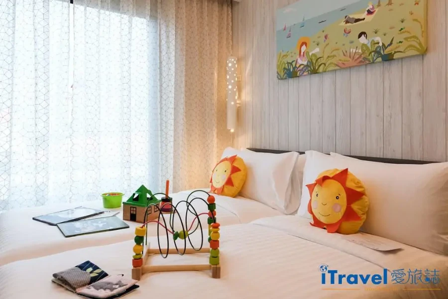 Village Hotel Sentosa Universal Studios walking distance